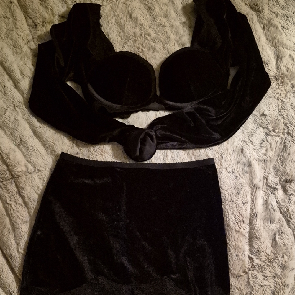 Victoria's Secret Black Velvet Chemise Set